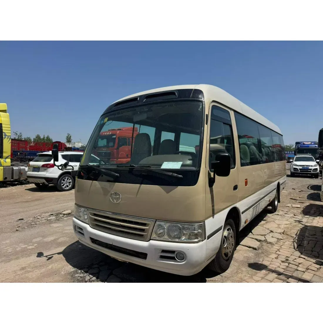 imgi_18_High-Spec-Diesel-Toyota-Coaster-23-Passenger-Van Toyota Coaster 23 Passenger Van– Buy Direct From China | Chinese Cars in Malaysia For Sale - Image 1